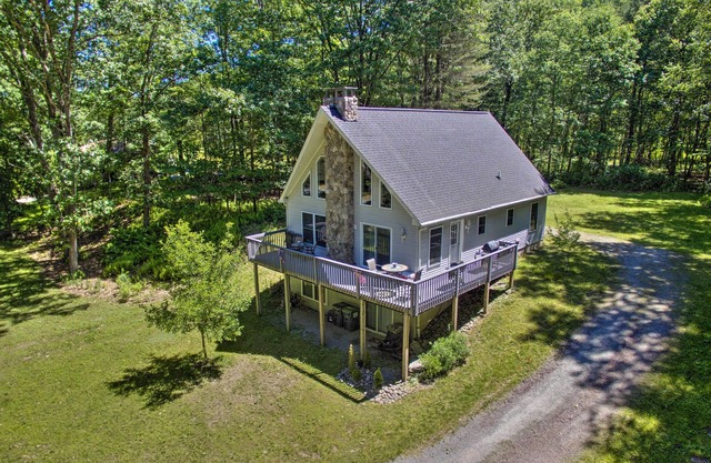 Spacious Home w/Deck, Grill & Delaware River View
