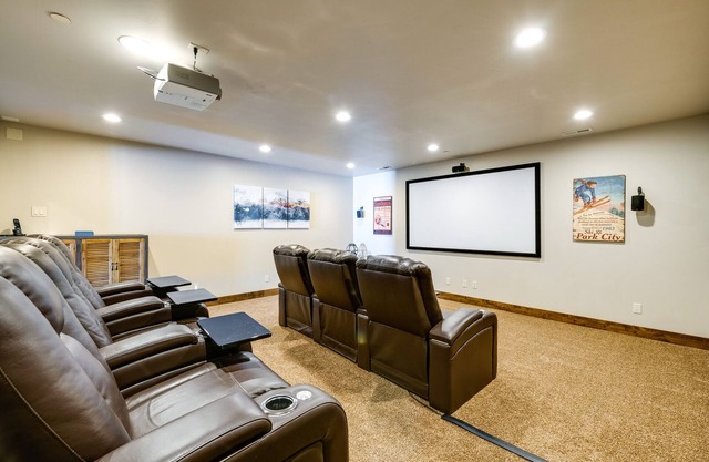 Spacious Home w/Mtn View < 6 Mi to Park City!