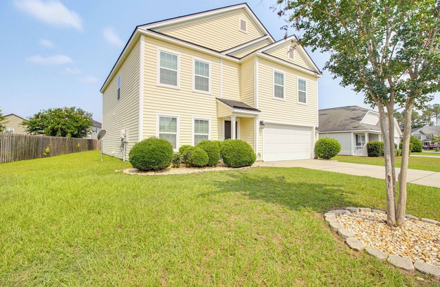 Spacious Home w/Screened Patio in Pooler!