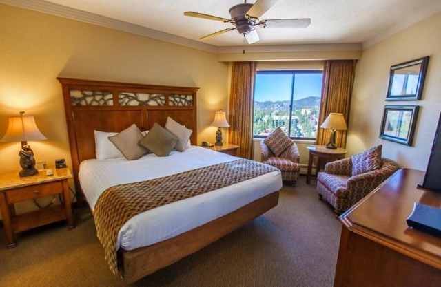 Spacious Home with Stunning Views of Sierra Mountains & Trails