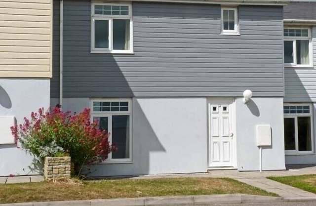 SPACIOUS HOUSE - 4 BEDROOMS +3BATHROOM - WIFI Bar/Restaurant Play Areas