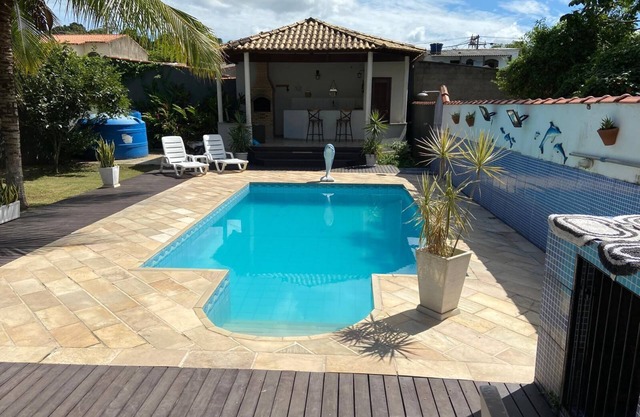Spacious house with swimming pool in Maricá-RJ. Accommodates up to 8 people. Pets allowed.