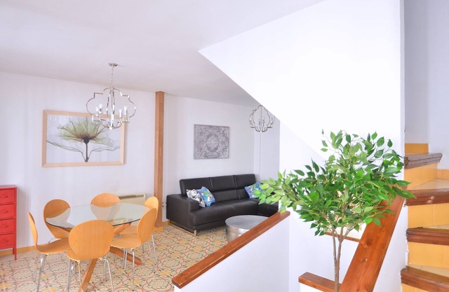 Spacious house for 6 persons, Granada Centre,private garage
