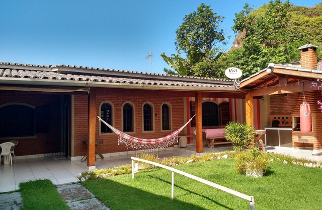 Spacious house with 2 bedrooms, 2 bathrooms, well located, near to Martim Sá
