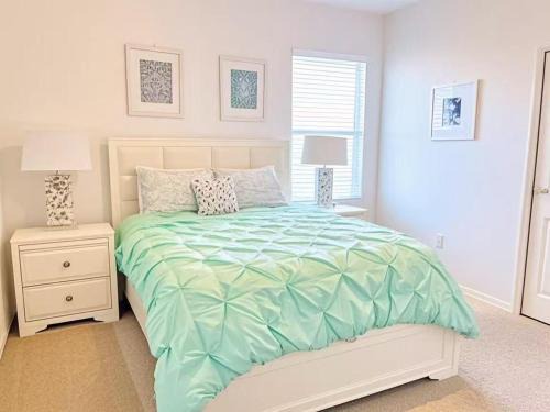 Spacious King, Queen Rooms in Luxury Villa-Pool-SPA-Disney-WiFi-Smart TV