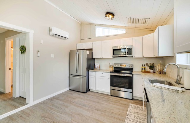 Spacious Lake Ariel Home w/Community Amenities!