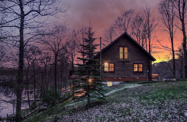 Spacious, Lake Front, Authentic Log Home