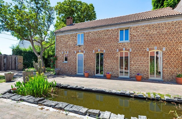 Spacious linked holiday apartment with terrace