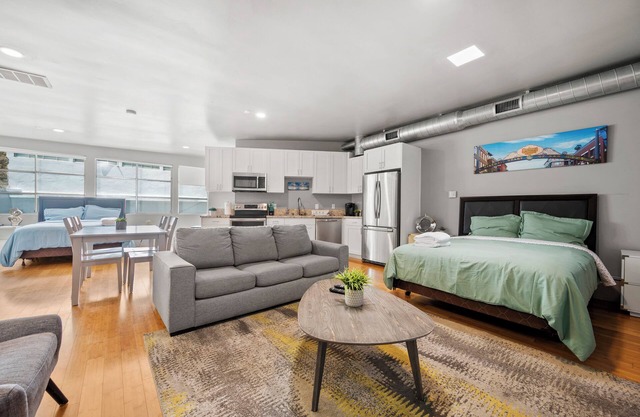 Spacious Loft near Gaslamp/Little Italy in Downtown San Diego