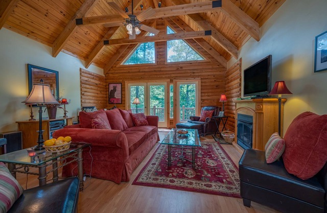 Spacious Log Cabin in community with Lake and River Access.