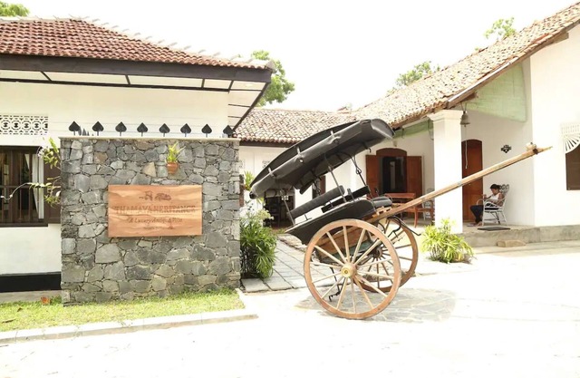 Spacious Luxury Villa with 5 bedrooms in the Coastal City of Tangalle