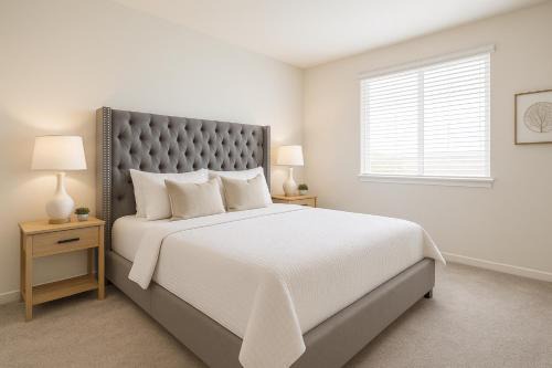 Spacious Master Bedroom with Private Bath in Manteca Home