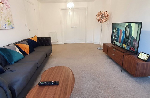 Spacious Modern 4 Bedroom Detached House On A Quite Estate