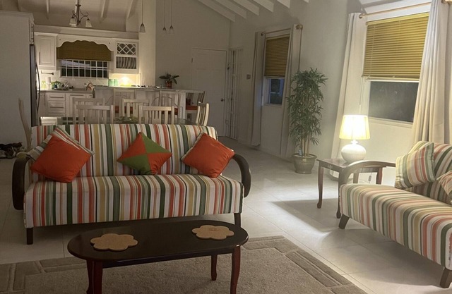 Spacious, modern and well-situated residence - 5mins walk to the beach!