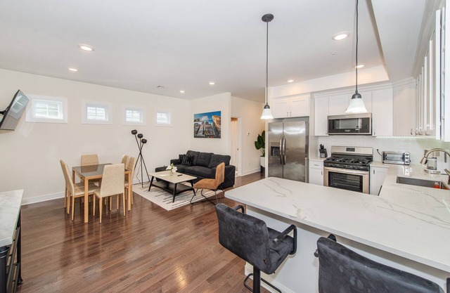 Spacious Modern Condo NYC@Fingertips-A-