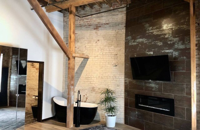 Spacious + modern loft with 3 bedrooms & game room