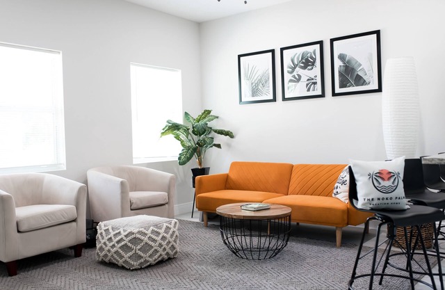 Spacious modern home, mins from downtown!