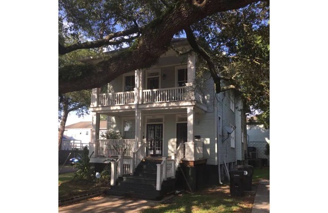 Spacious Napoleon Ave Condo (Gold)