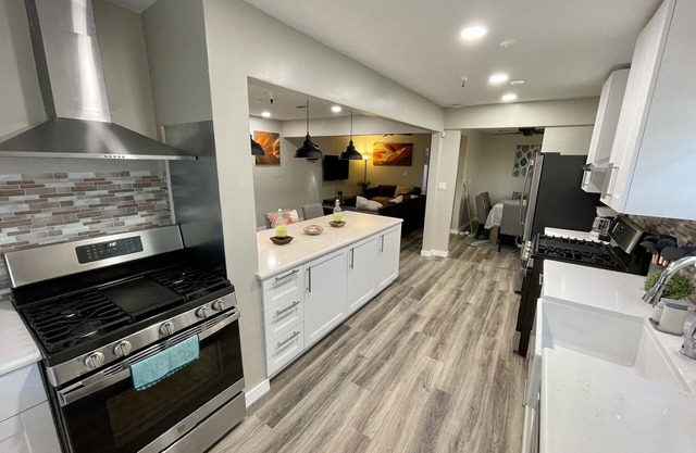 Spacious North Park Renovated 8Br 6Ba