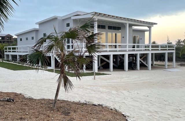 Spacious Ocean Front Home! Amazing Views!