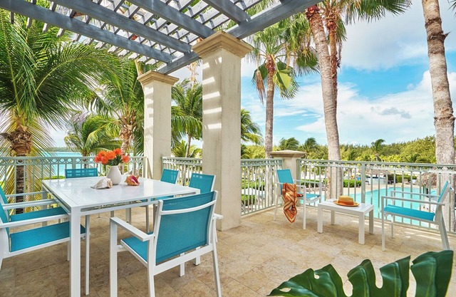 Spacious Ocean View 2BR w/Kitchen | Outdoor Pool w/Breathtaking View