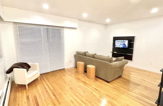 Spacious one bedroom apartment in the heart of Vancouver West, close to airport