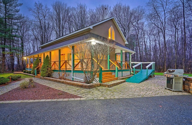 Spacious Oneida Retreat w/Game Room!