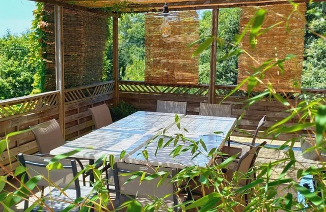 Spacious, peaceful gîte with beautiful views over the Lotoise countryside