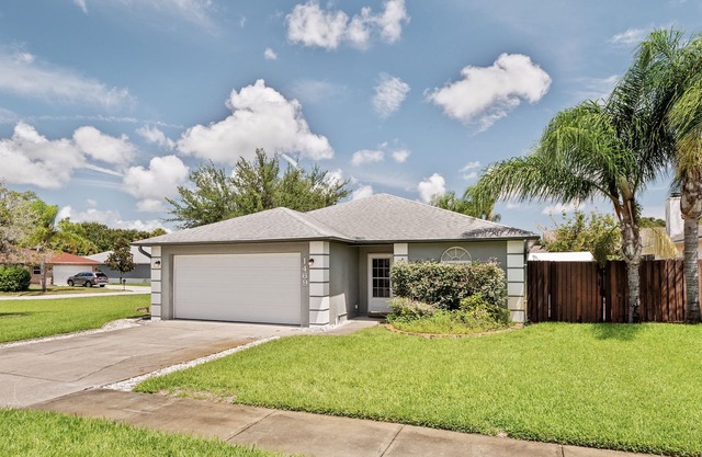 Spacious, pet-friendly getaway - Perfect location!