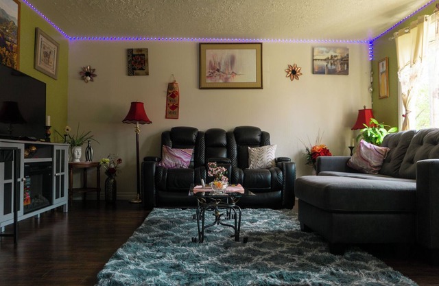 Spacious Queen Bed Home: A perfect 5-star Long Term Stay