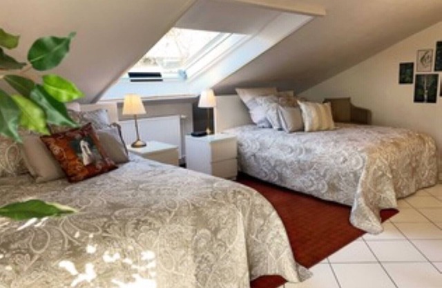 Spacious, quiet, A/C , Espresso machine, 2 queen beds, 50” Netflix TV,