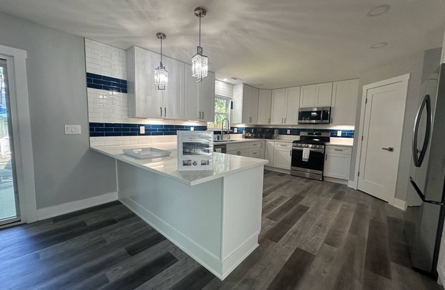Spacious Relaxing Luxury 4-5BR Near DT Willoughby, Cleveland, & Lake Erie