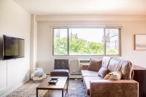 Spacious Renovated 2BR Apt Close to Brady St