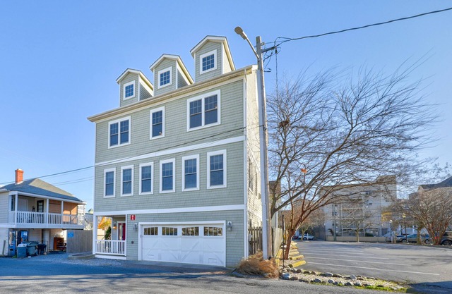 ⭐️Spacious RENOVATED DOWNTOWN Home Steps 2 Boardwalk Grill⭐️