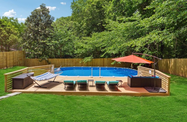 Spacious renovated two-story home w/AirHockey,FoosballTable,HotTub &SUMMER:Pool