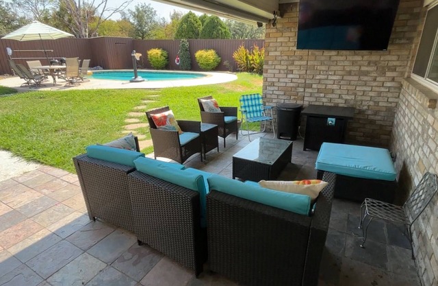 Spacious Retreat for Family & Work – Filled with Comfort - Games and Fast Wi-Fi