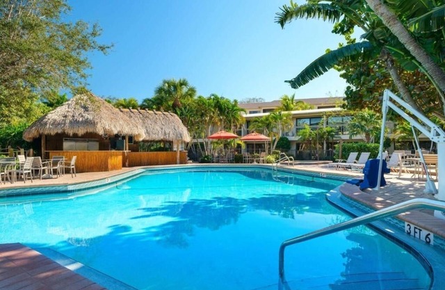 Spacious Room Perfect for Beach Lovers and Explorers