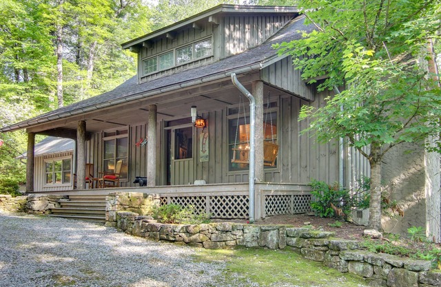 Spacious Sapphire Home w/ Fire Pit & Pool Access