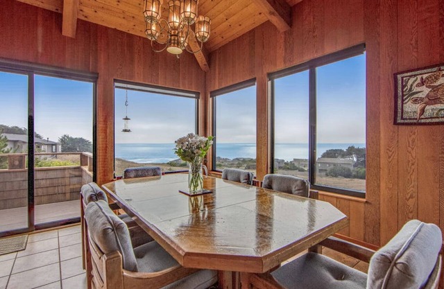 Spacious Sea Ranch Home With Great Ocean Views