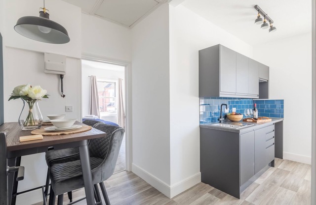 Spacious self catering serviced studio apartment