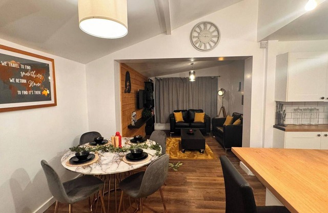 Spacious sheffield lodge