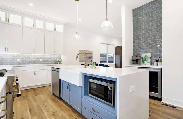 Spacious SoHo-Style Townhouse