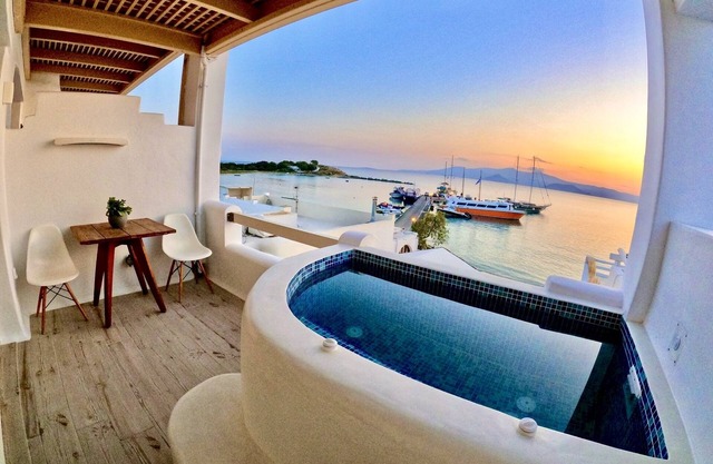 Spacious studio, amazing sea view, hot tub facility