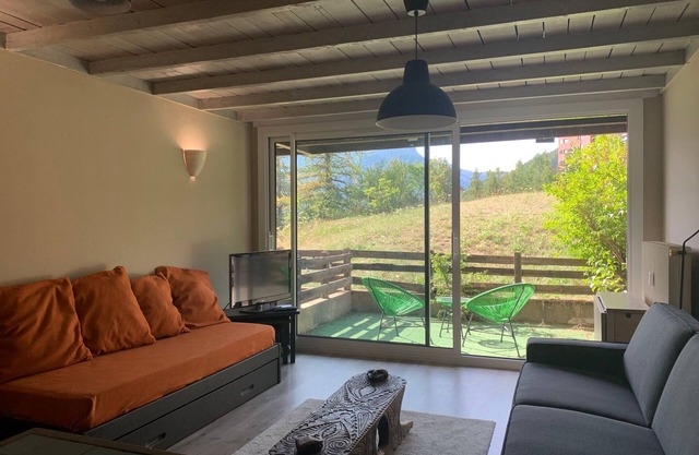 Spacious Studio for 4/5 with Large South-Facing Balcony, Mountain View, Town Center - Pra Loup