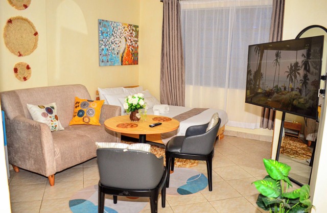 Spacious studio unit in Ruiru: peaceful & secure with free parking & fast wifi