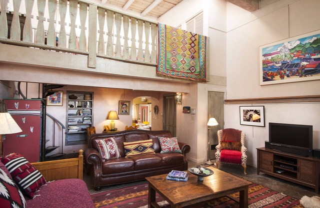 Spacious, Sunlit Adobe Casita #6/B&B in the Heart of Historic Taos!