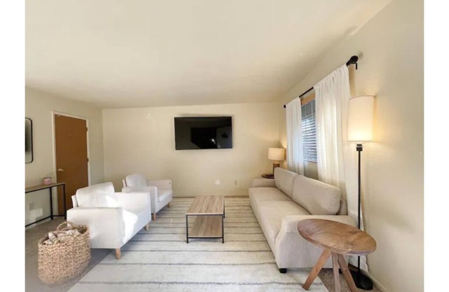 Spacious townhome in Sonora