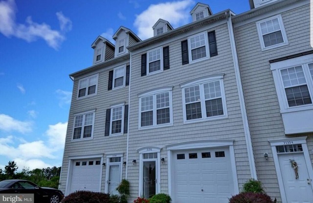 Spacious townhouse near the bay and close to Rehoboth, Lewes and Bethany