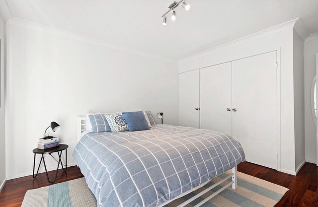 Spacious Townhouse with Large Balcony Close to the Beach