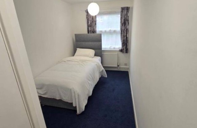 Spacious Triple Room with En-Suite Shower